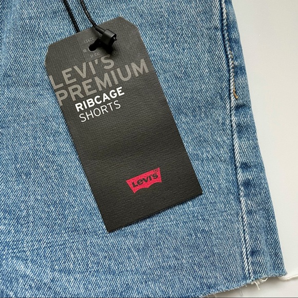 Levi’s Premium Ribcage Jean Shorts NWT - Picture 6 of 6